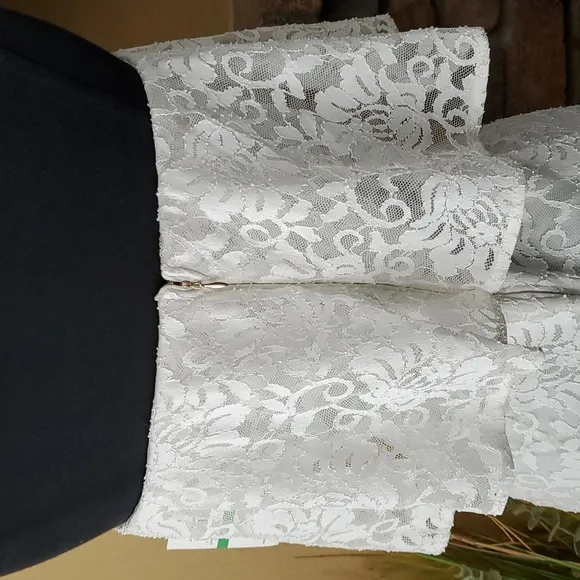 🆕️ Thalia ♡ Sodi White Ruffle Floral Lace Overlay Strapless Dress SIZE: L