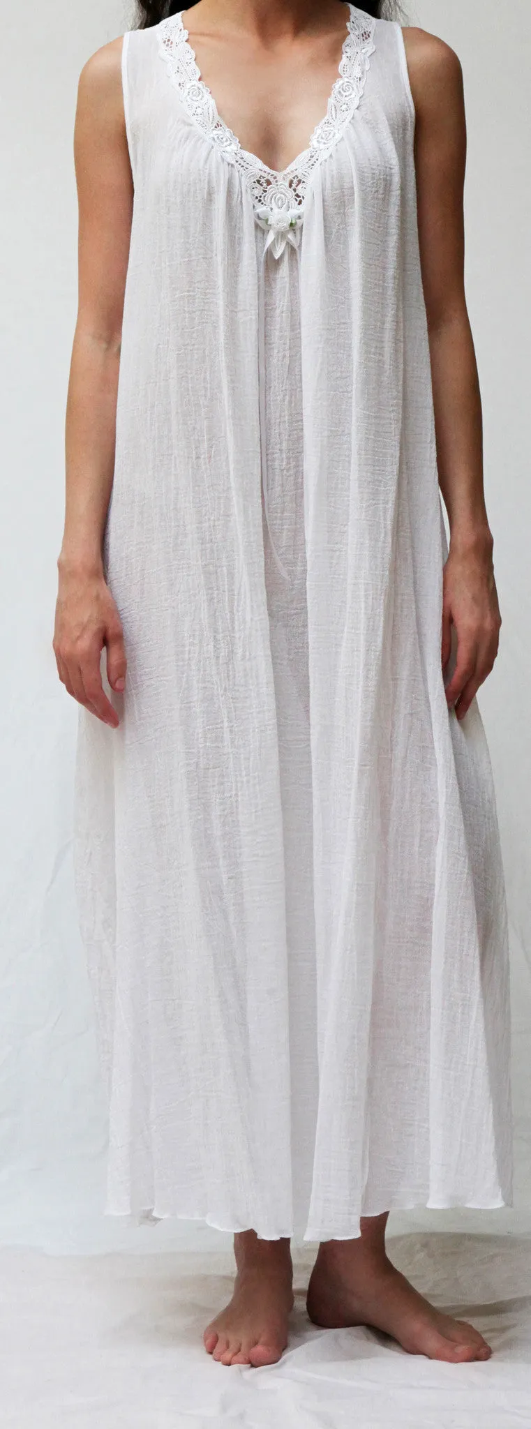 3001 - Long sleeveless gown
