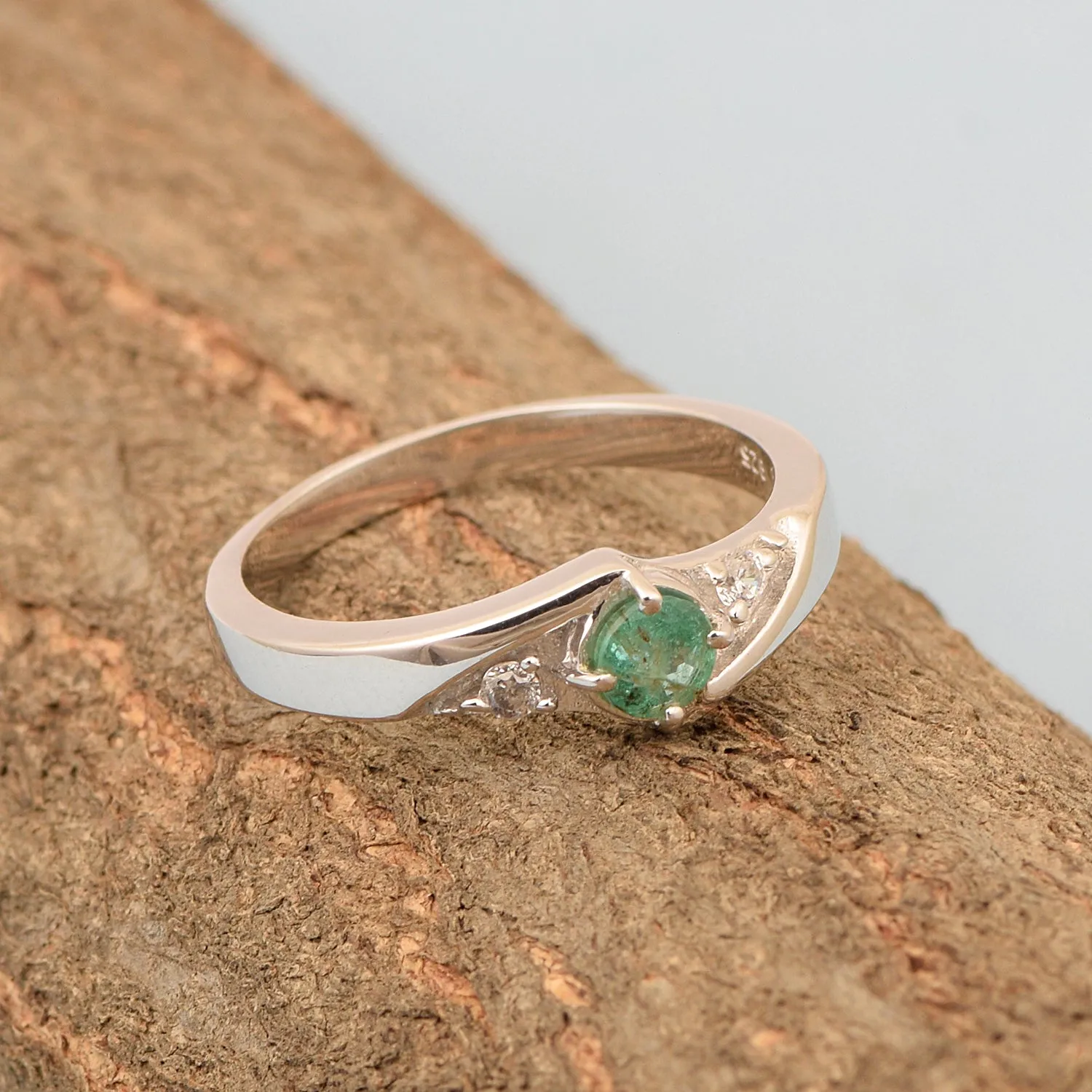 925 Sterling Silver Round Cut 4mm Emerald Women's Engagement Ring