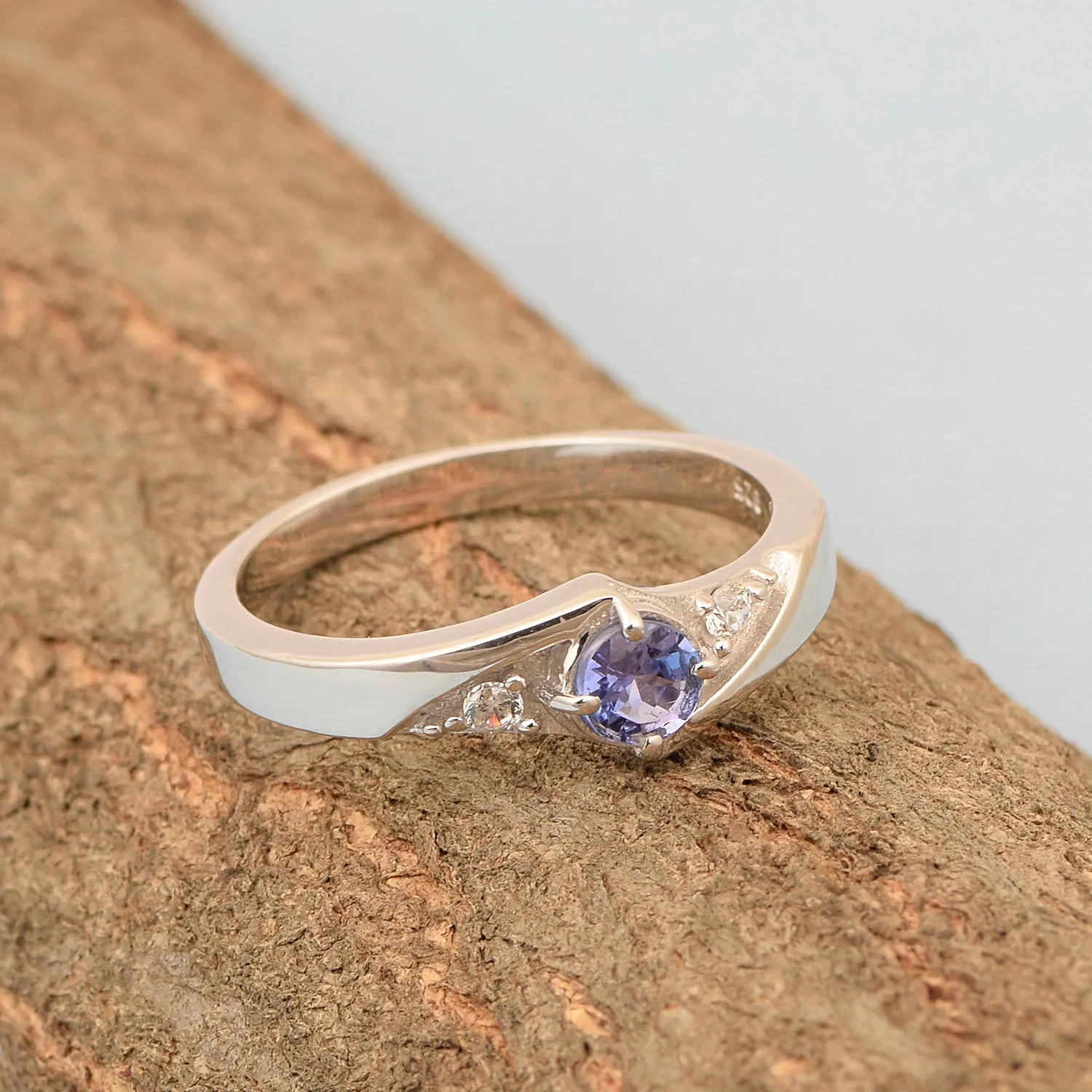 925 Sterling Silver Round Cut 4mm Tanzanite Women's Engagement Ring