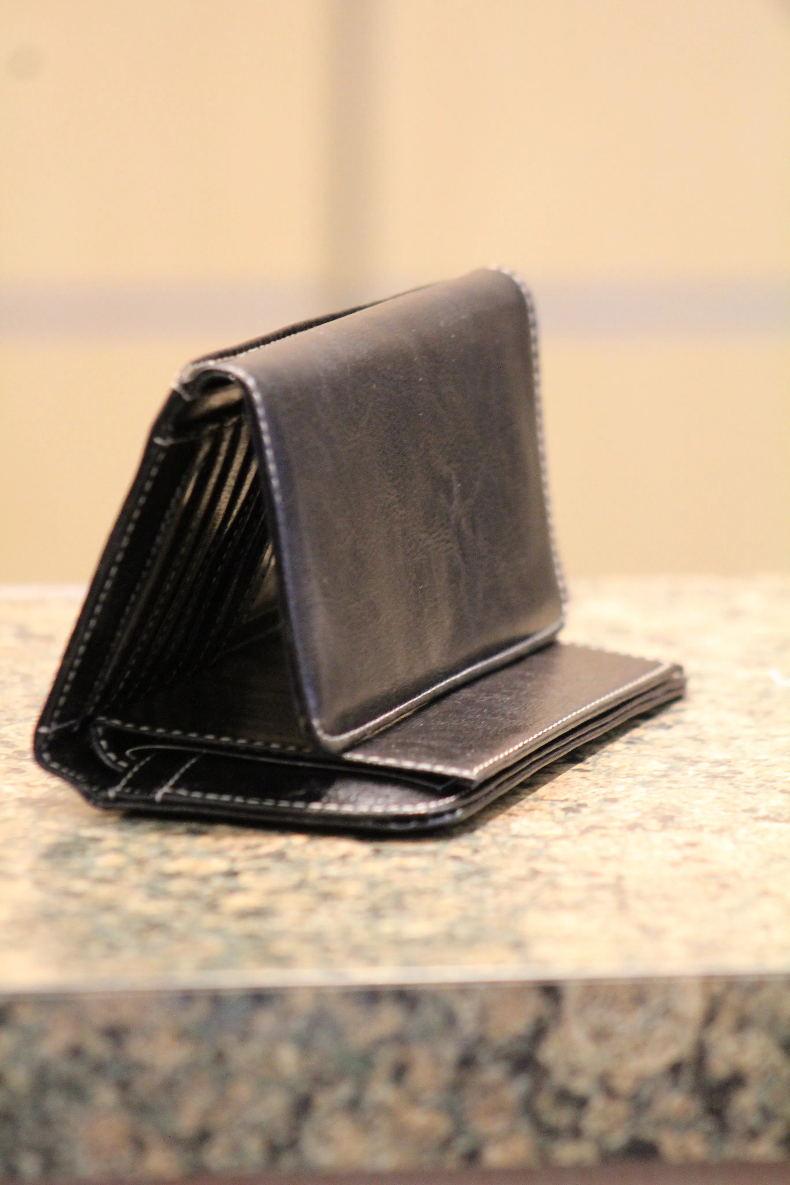 ADO |  Simple Black Trifold Wallet