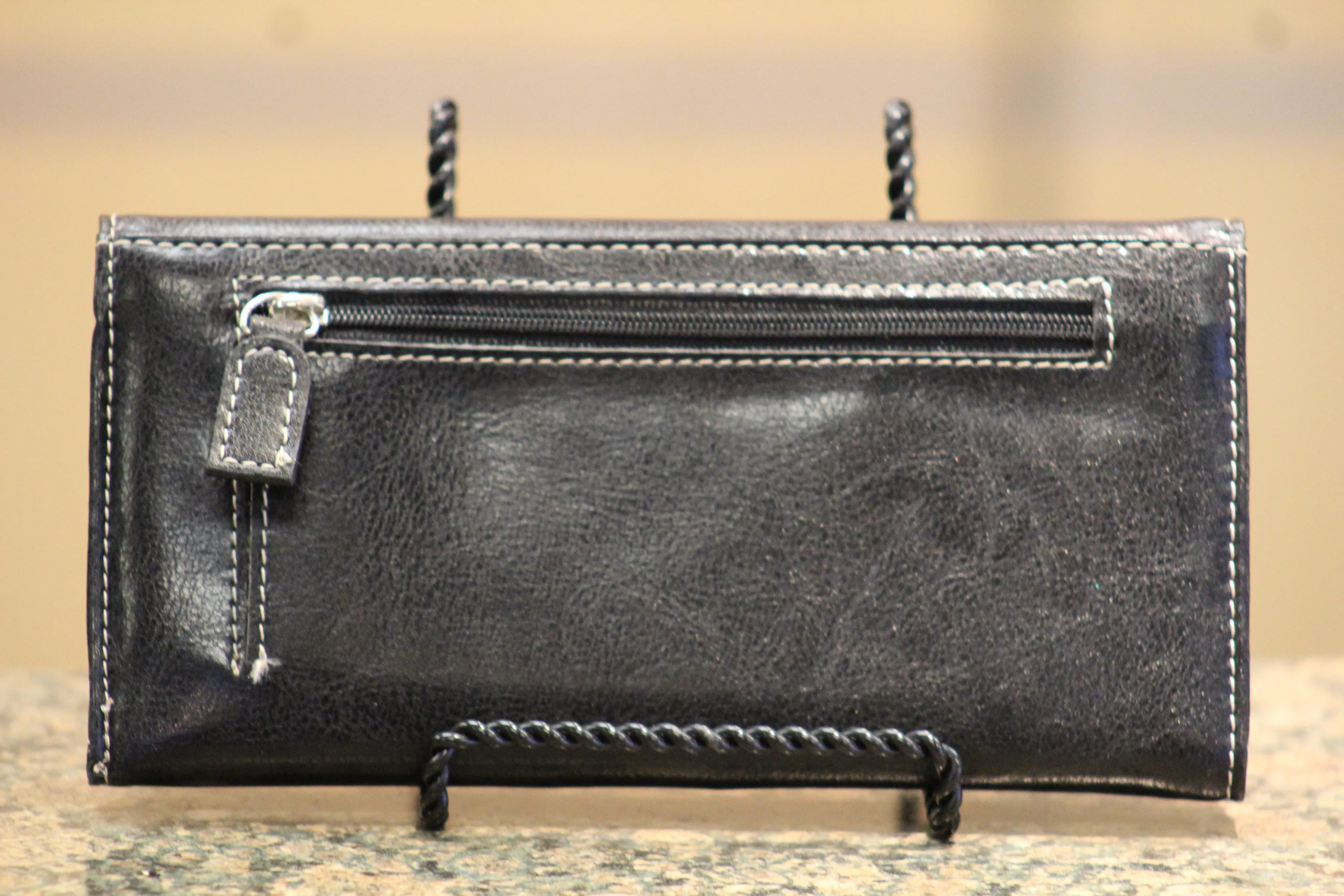 ADO |  Simple Black Trifold Wallet