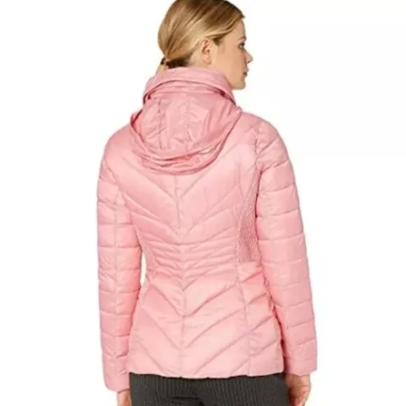 Bernardo Women's EcoPlume Packable Lightweight Chevron Puffer Jacket NWOT - Med