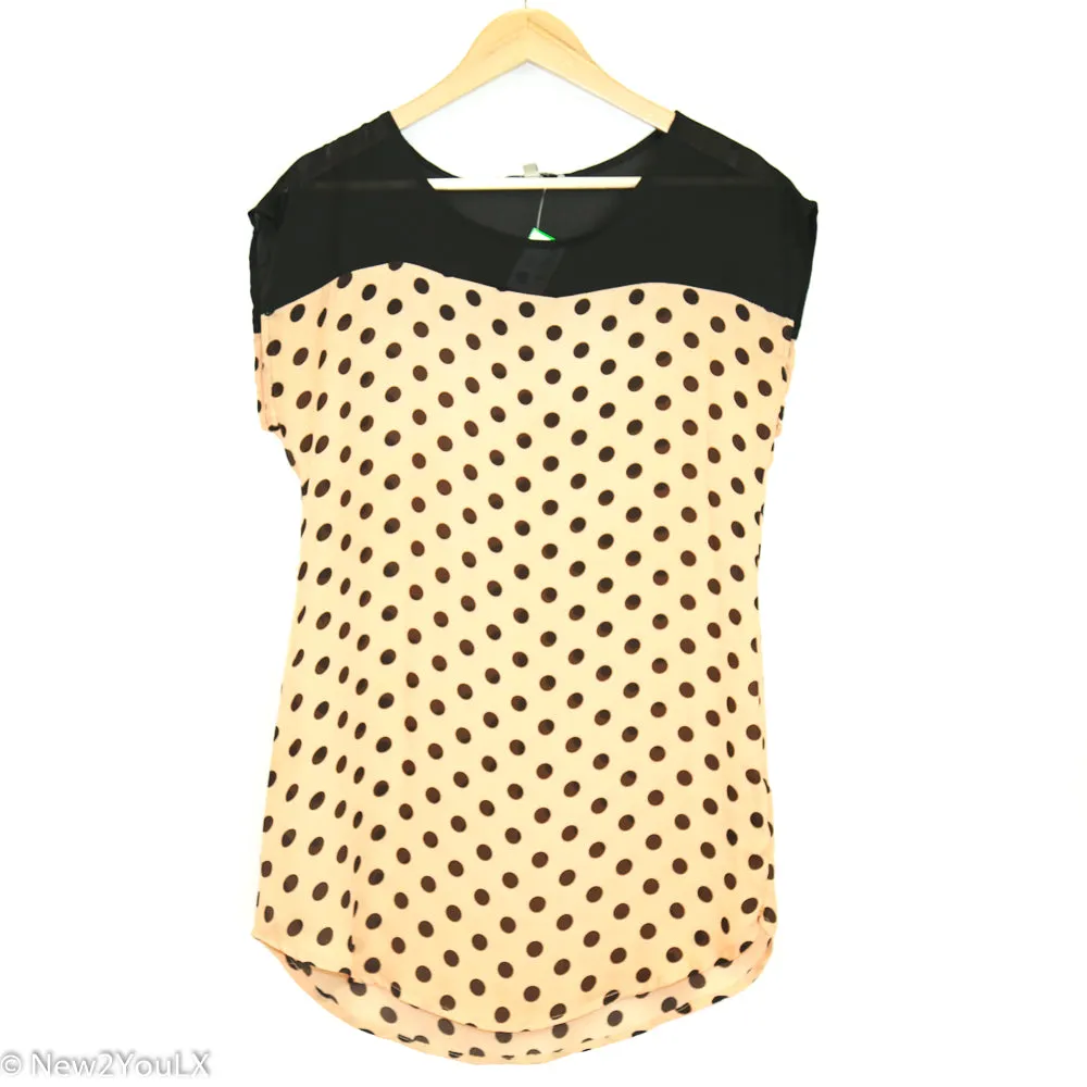 Coffee and Black Blouse (Papaya)