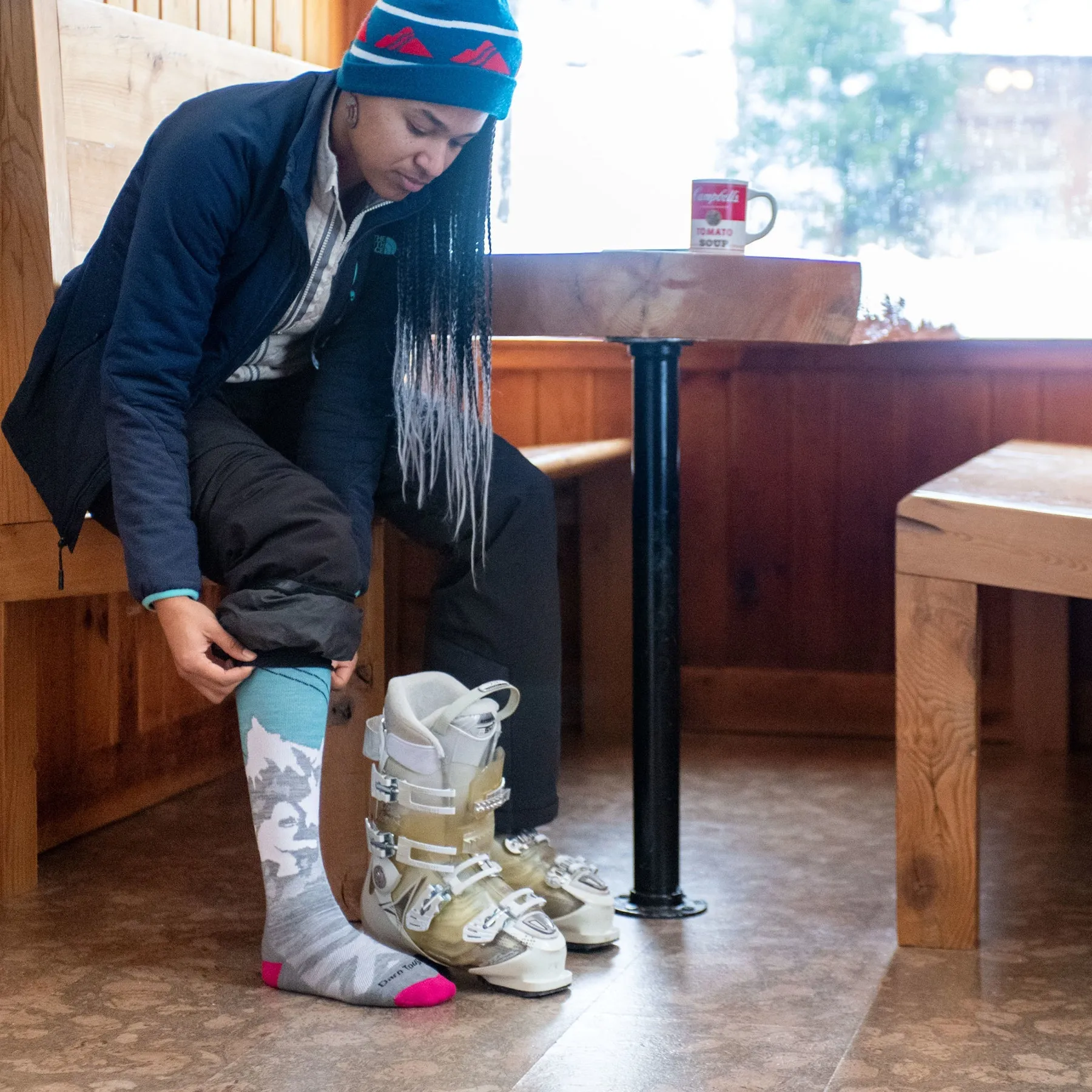 Darn Tough 1827 Women's Yeti Over-the-Calf Midweight Ski & Snowboard Sock