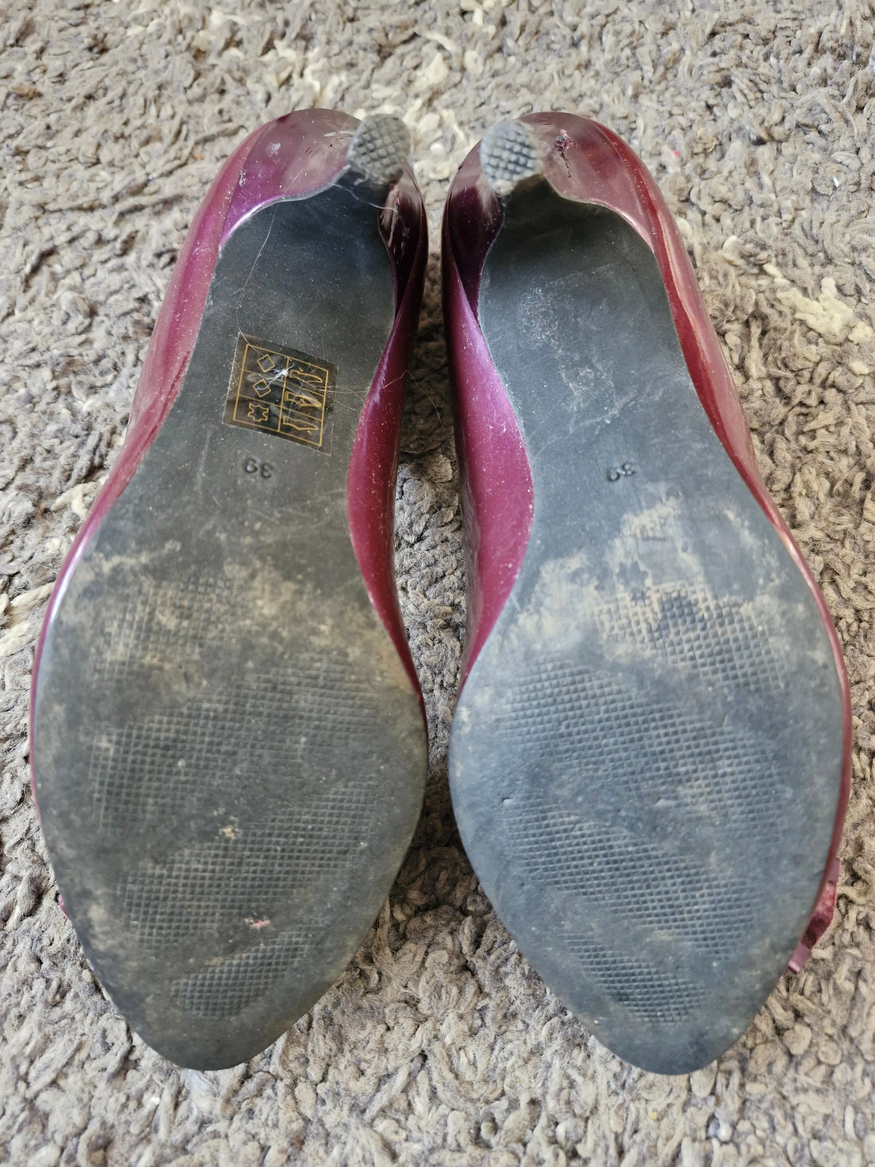 Deep Purple well-worn Heels / UK6