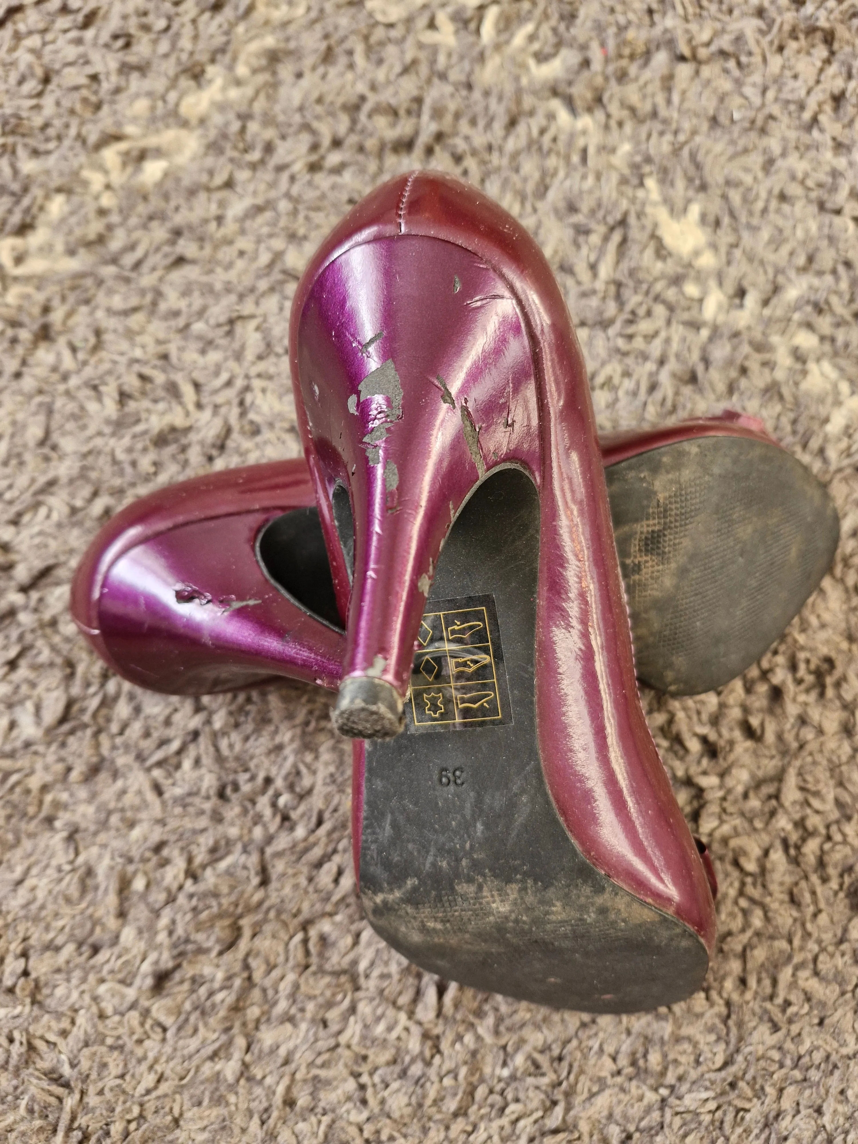 Deep Purple well-worn Heels / UK6