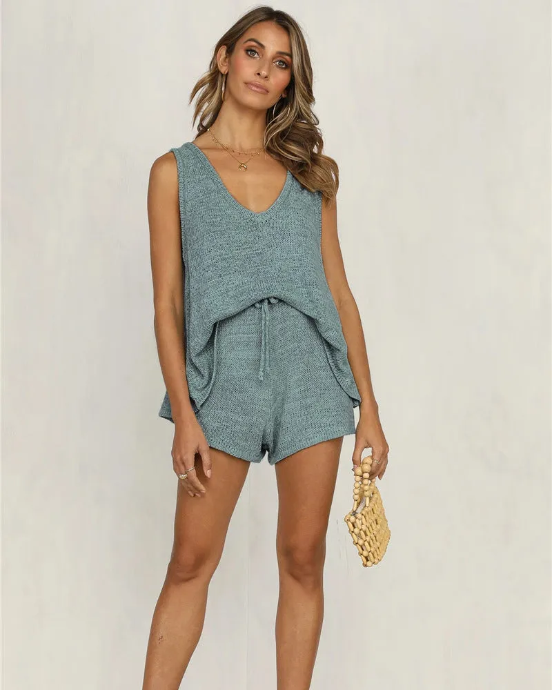 Deep V-neck Knitted Vest Tethered Shorts Casual Two-piece Suit