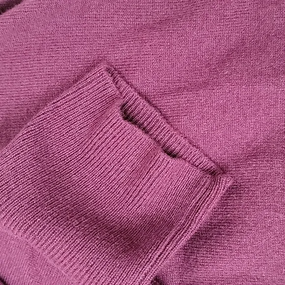 EUC 100% Cashmere Women's Calvin Klein Cozy Warm Round Neck Form Fitting Sweater