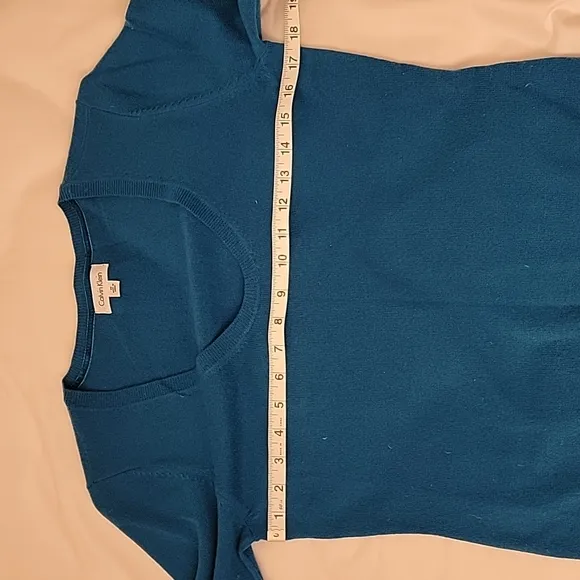 EUC 100% Cashmere Women's Calvin Klein Cozy Warm Round Neck Form Fitting Sweater