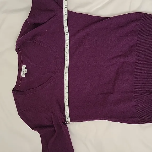 EUC 100% Cashmere Women's Calvin Klein Cozy Warm Round Neck Form Fitting Sweater