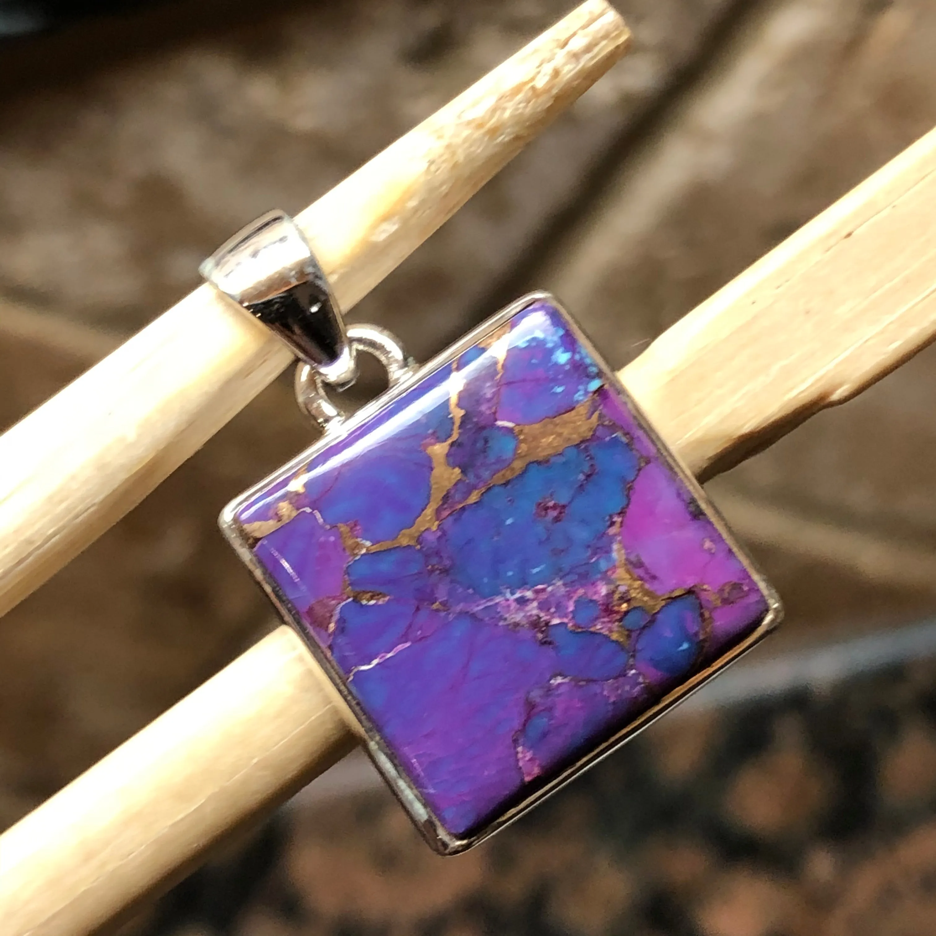 Gorgeous Purple Mohave Turquoise 925 Solid Sterling Silver Pendant 25mm