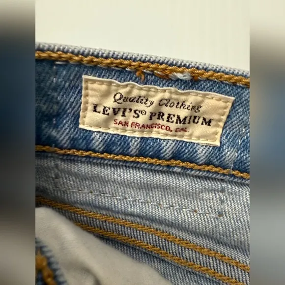 Levi's Premium Wedgie Straight Jeans - 27