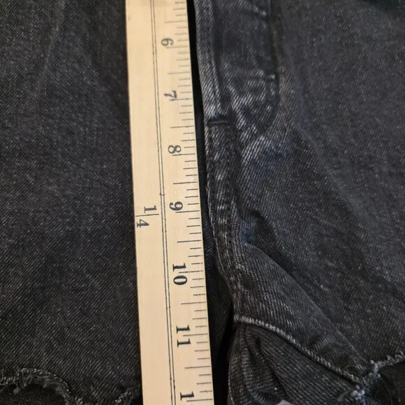 Levis Women's Denim 501 Short High Rise Fitted Raw Hem Black Size 28
