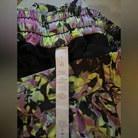 Lululemon rare pattern athletic shorts size 2