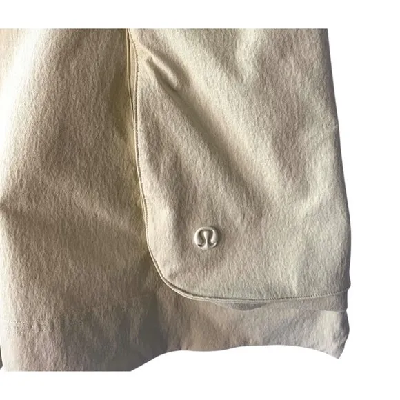 LULULEMON Yellow Relaxed-Fit Super-High-Rise 4&quot; Women's Cargo Shorts Size 10