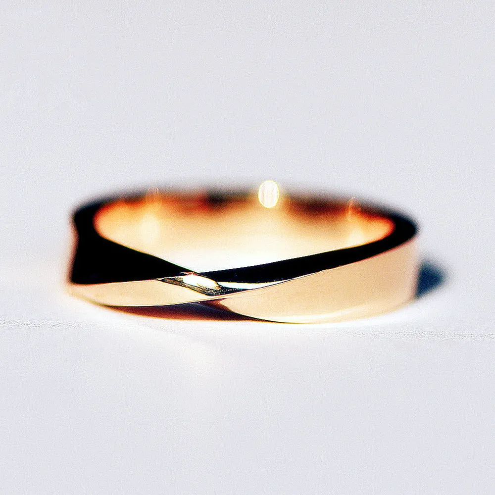 Mobius Strip Style Wedding Ring