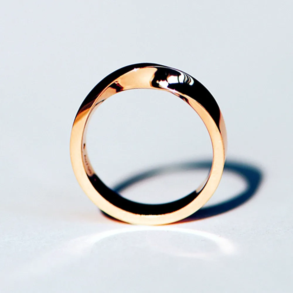 Mobius Strip Style Wedding Ring