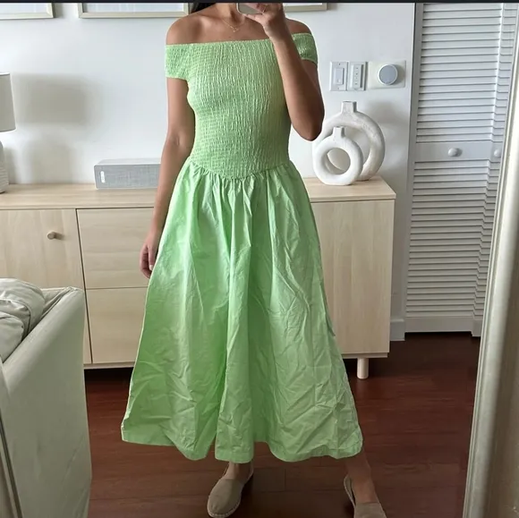 NWT Free People Cici Smocked Midi Dress PocketOff Shoulder In Lime Green 💚 XS*