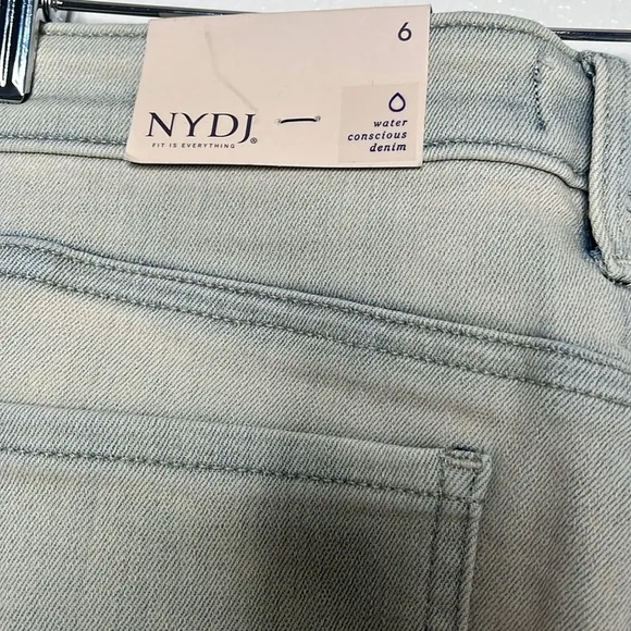 NWT NYDJ Girlfriend Rolled Cuff Equinox Wash Jeans Women Size 6