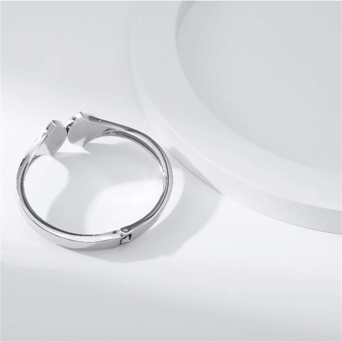 Pearl & Cubic Zirconia Silver-Plated Fan Hinge Bangle