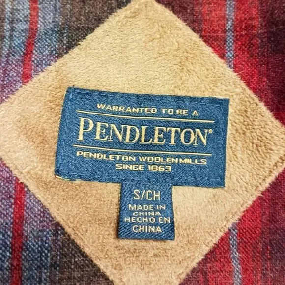 PENDLETON Women's Maroon Heavy Sherpa Jacket.
