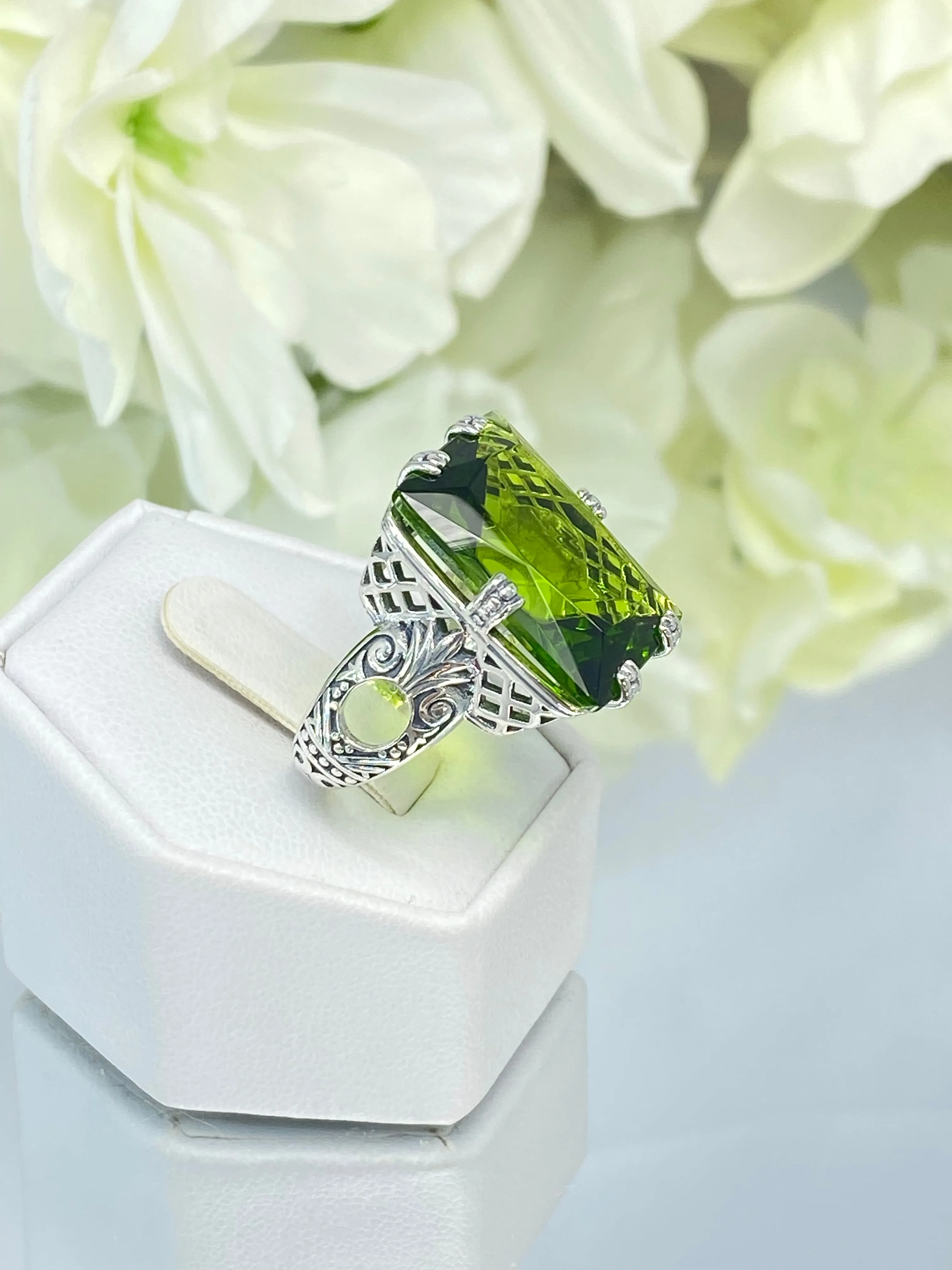 Peridot Ring, 6 Prong Ring, 30ct Art Deco Ring, Vintage Jewelry #D104