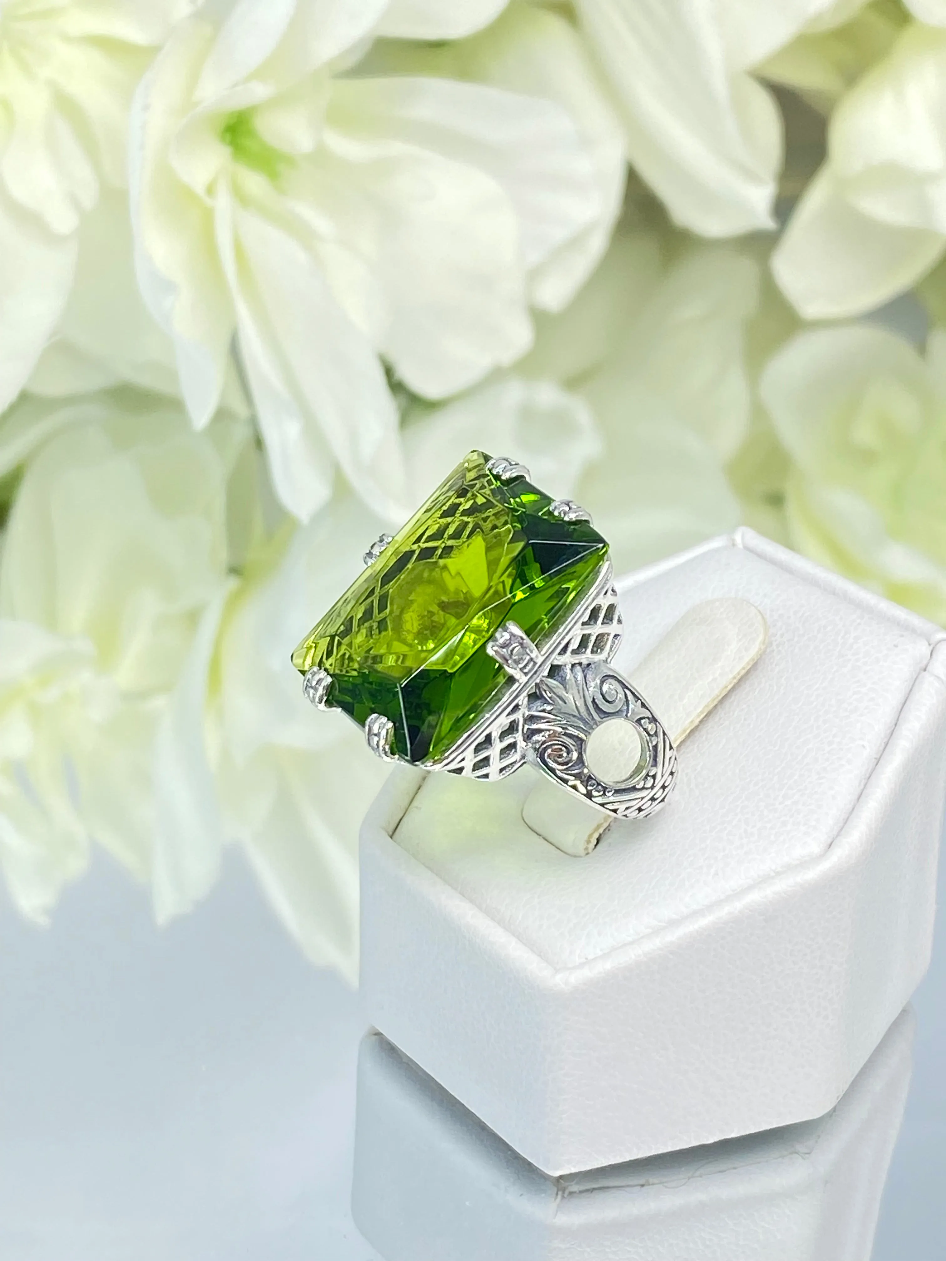Peridot Ring, 6 Prong Ring, 30ct Art Deco Ring, Vintage Jewelry #D104