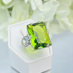 Peridot Ring, 6 Prong Ring, 30ct Art Deco Ring, Vintage Jewelry #D104