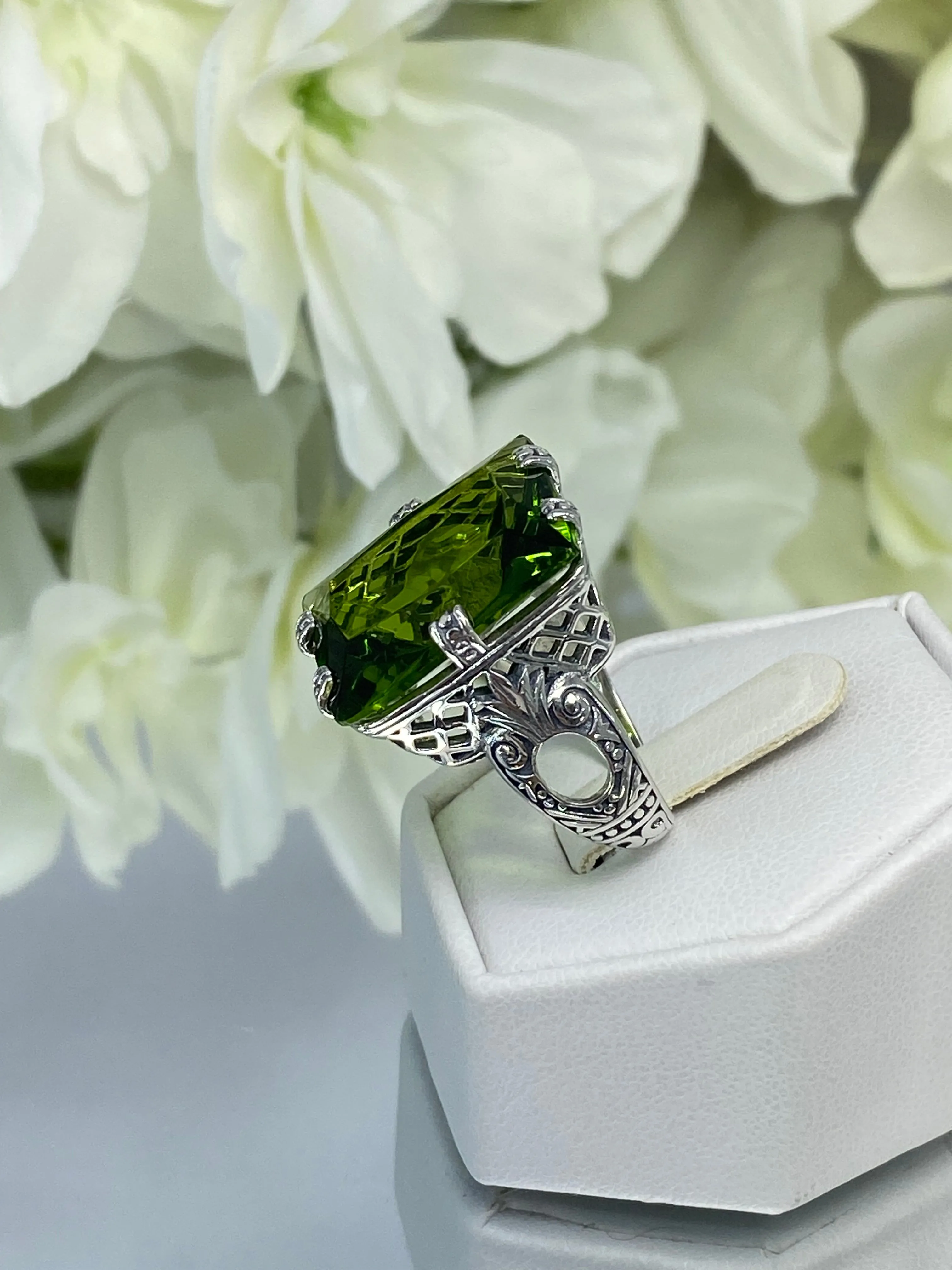 Peridot Ring, 6 Prong Ring, 30ct Art Deco Ring, Vintage Jewelry #D104