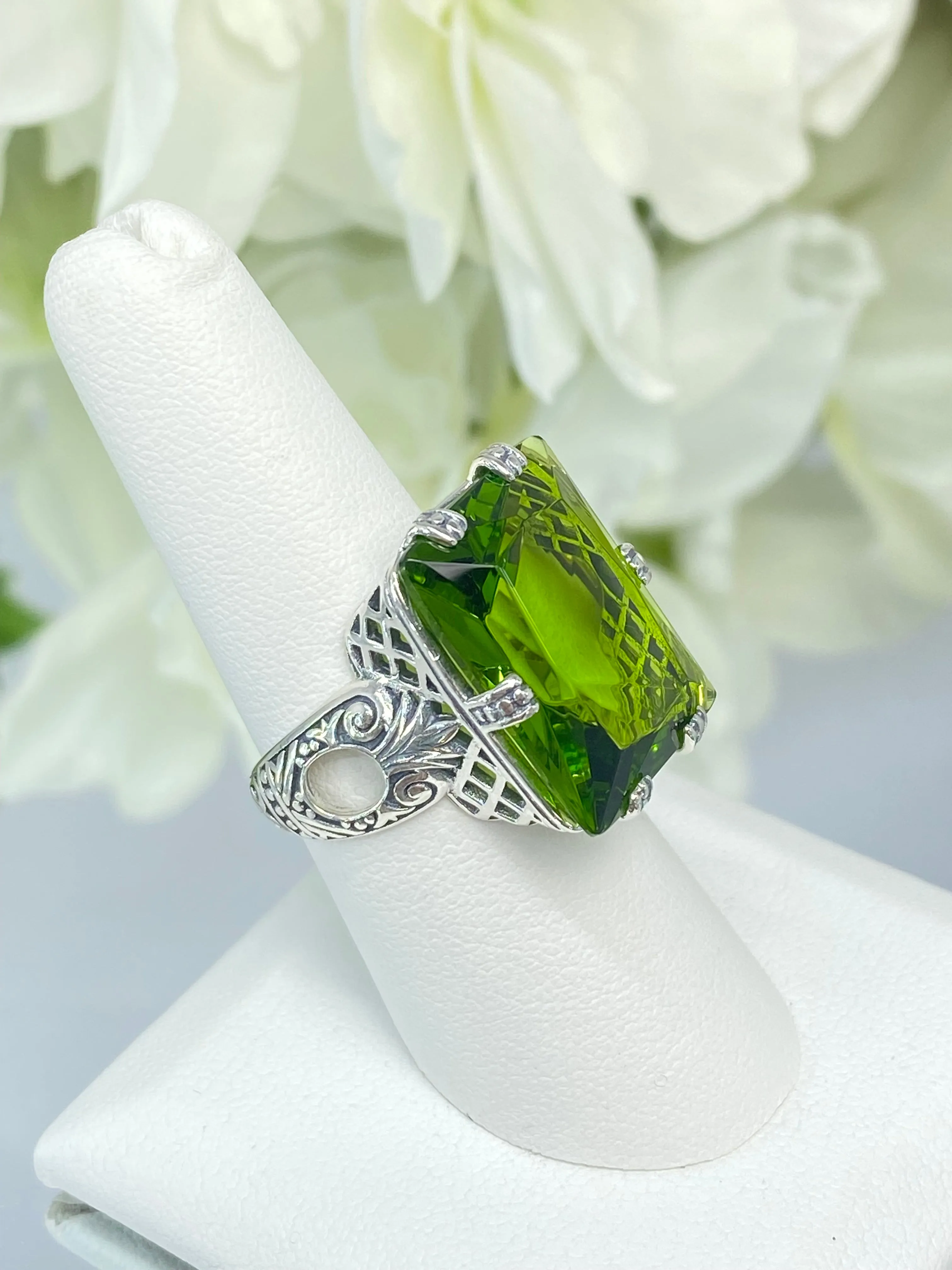 Peridot Ring, 6 Prong Ring, 30ct Art Deco Ring, Vintage Jewelry #D104