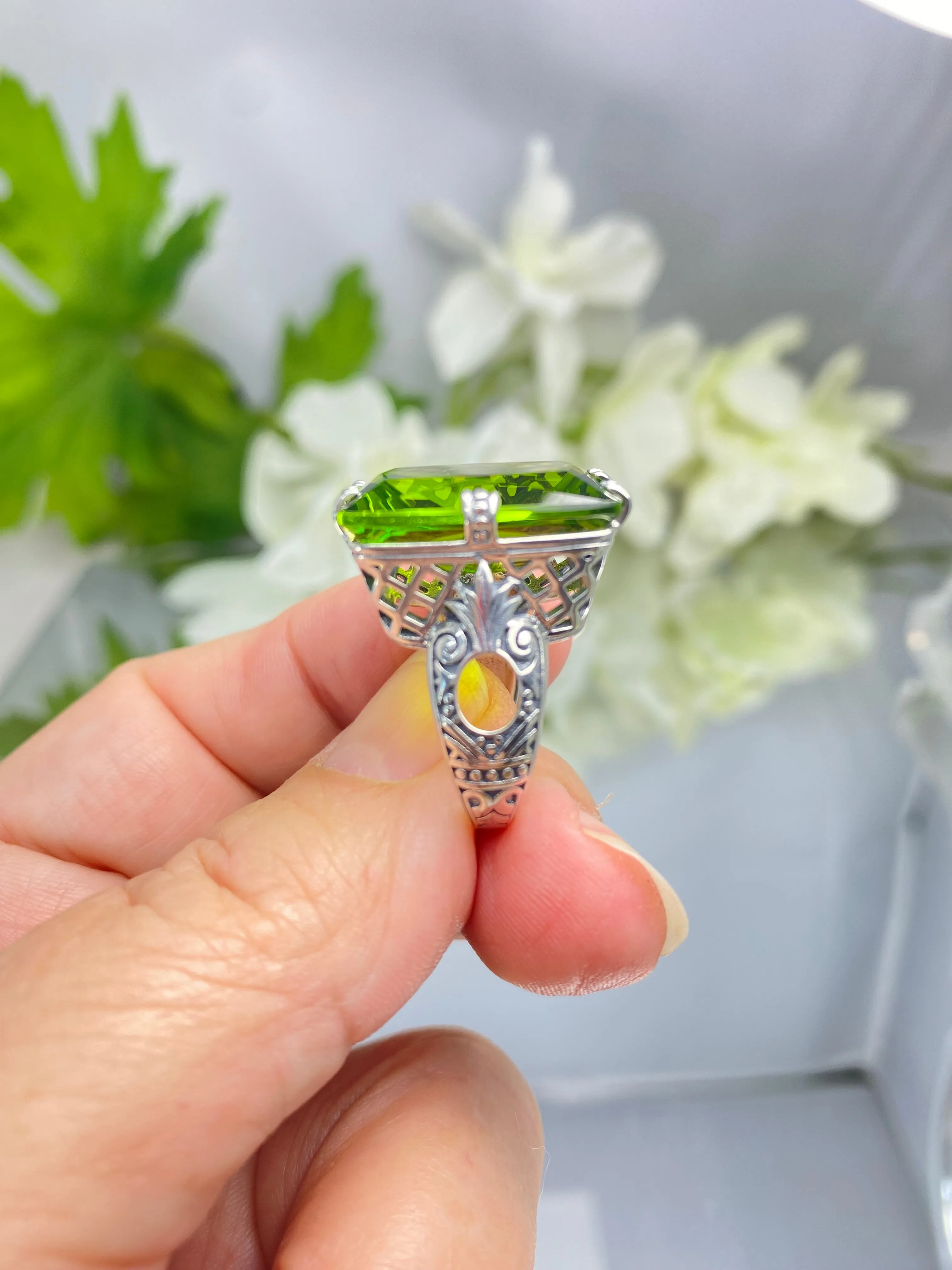 Peridot Ring, 6 Prong Ring, 30ct Art Deco Ring, Vintage Jewelry #D104