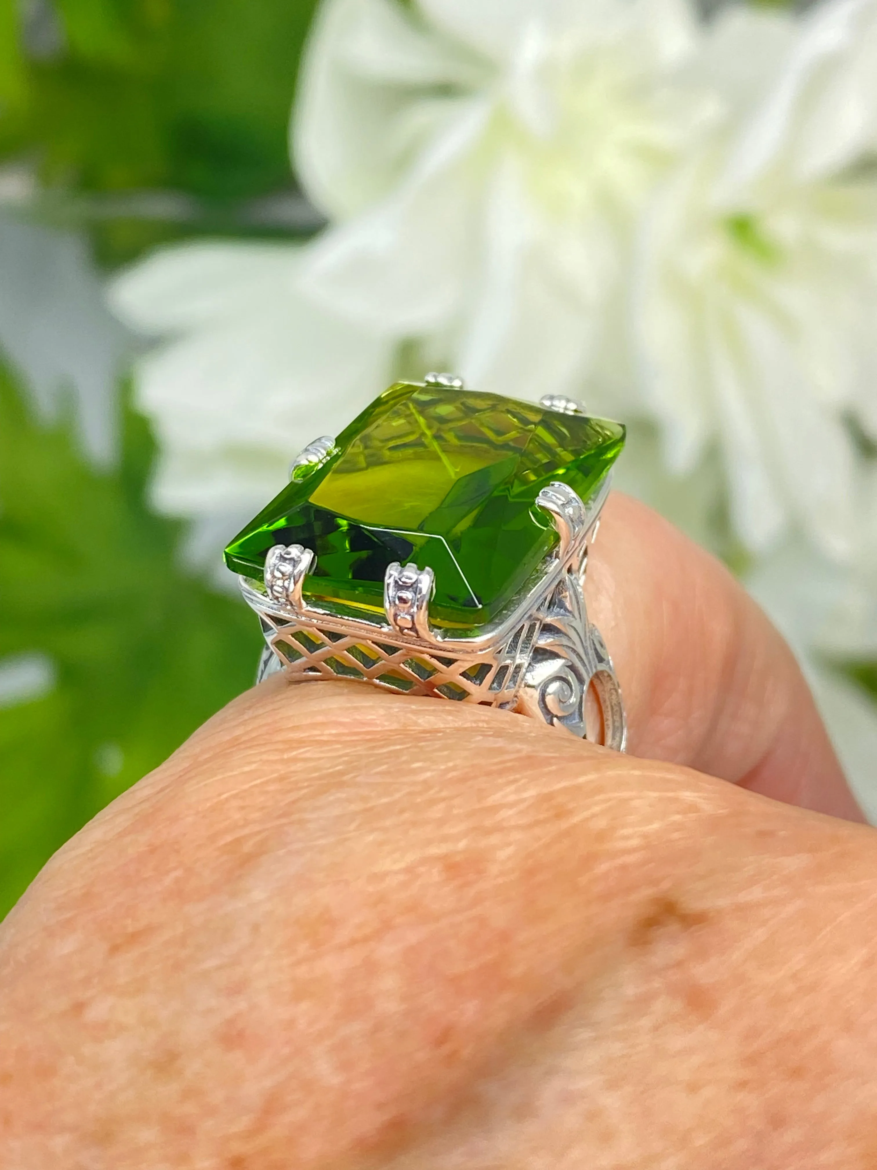 Peridot Ring, 6 Prong Ring, 30ct Art Deco Ring, Vintage Jewelry #D104