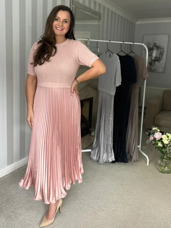 Pink Short Sleeve Pleated Jumper Dress