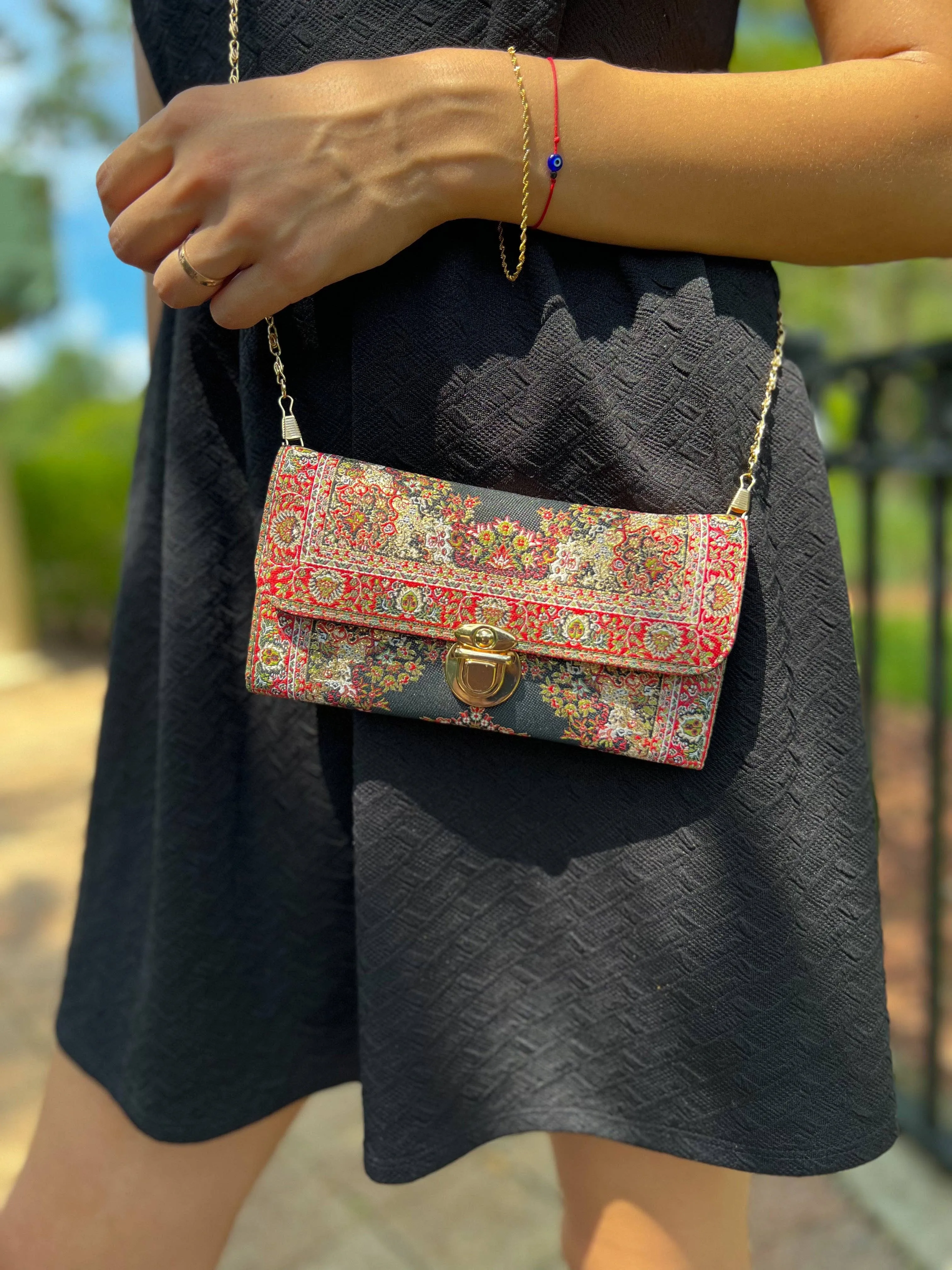 RUGCBAG-003 - Crossbody Bag with Chain Strap