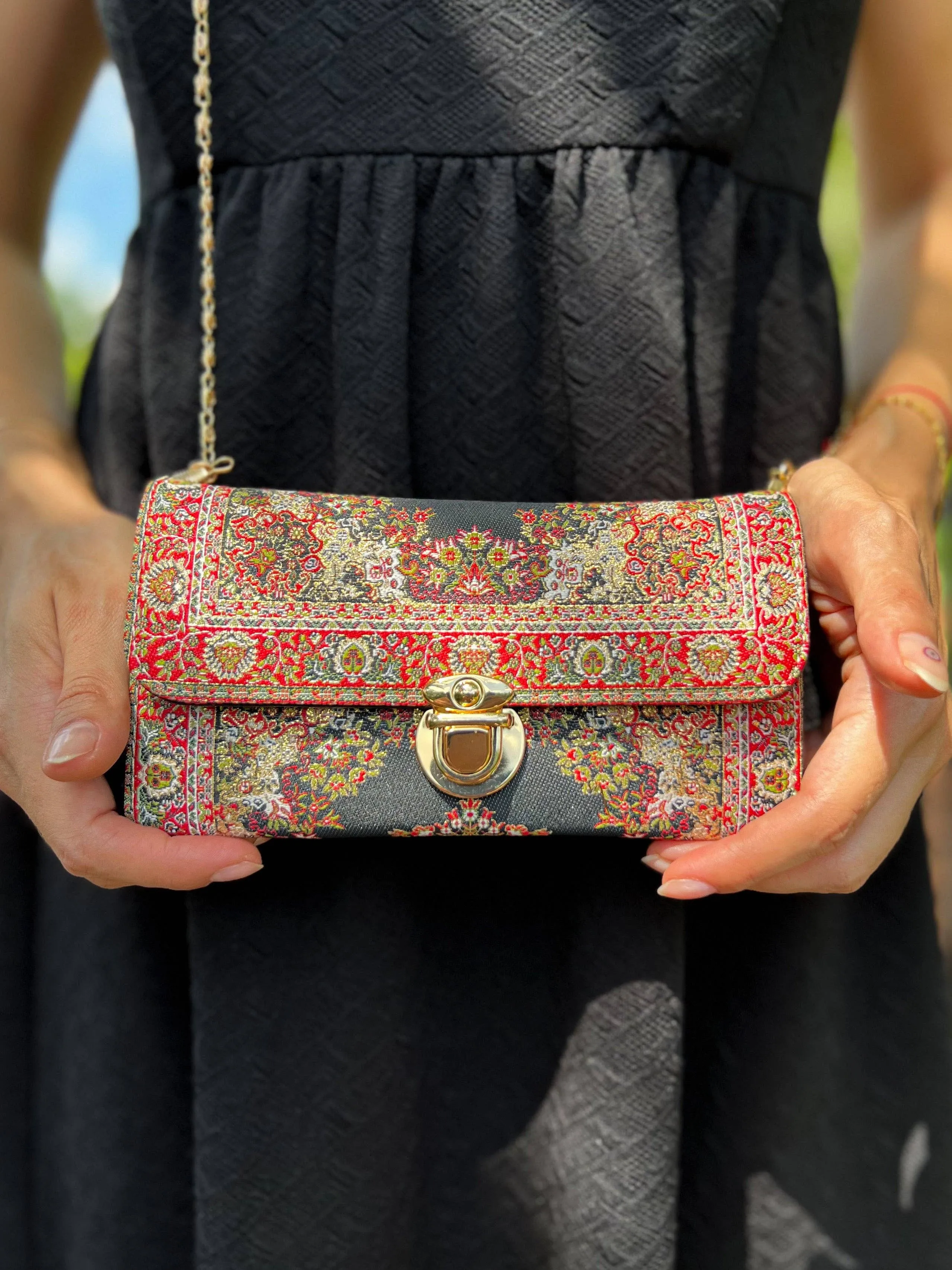 RUGCBAG-003 - Crossbody Bag with Chain Strap