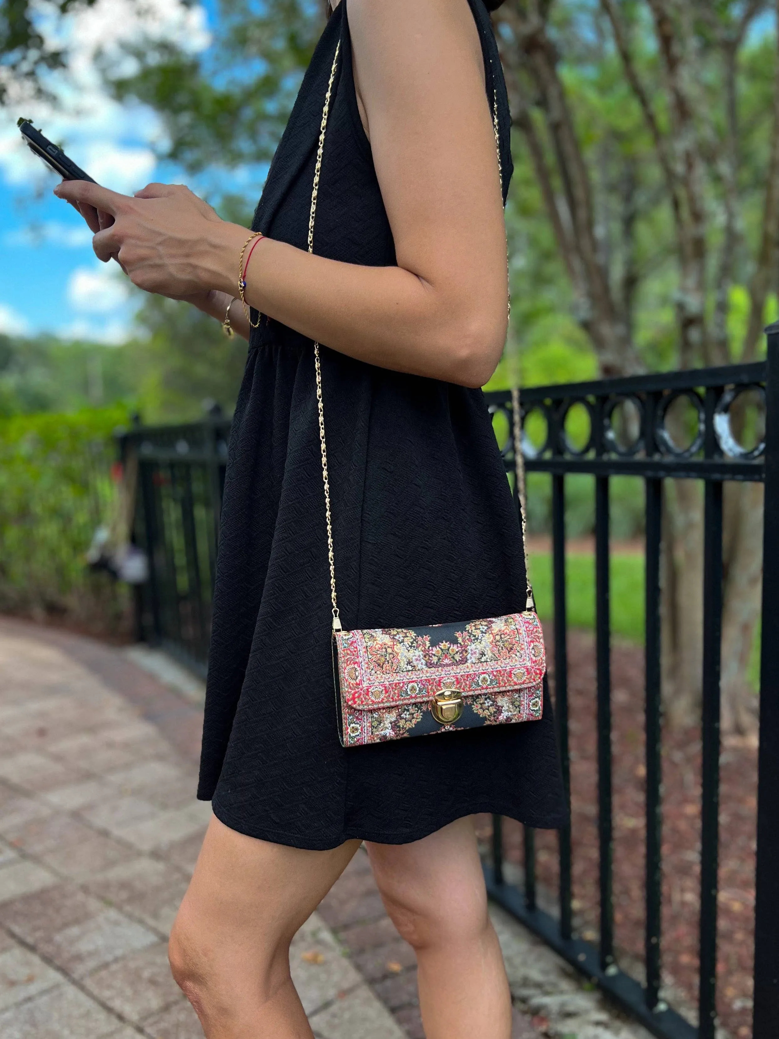 RUGCBAG-003 - Crossbody Bag with Chain Strap