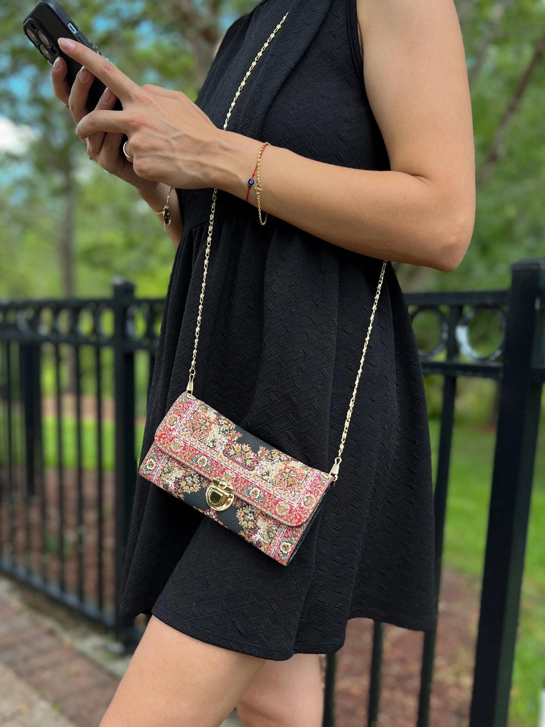 RUGCBAG-003 - Crossbody Bag with Chain Strap