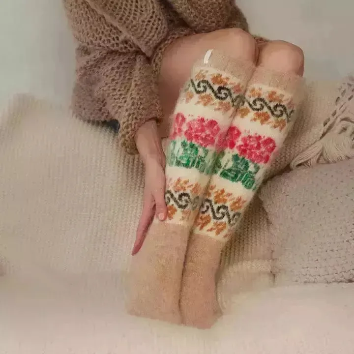 Siberia Spirit Rose Bouquet Under-the-Knee Socks