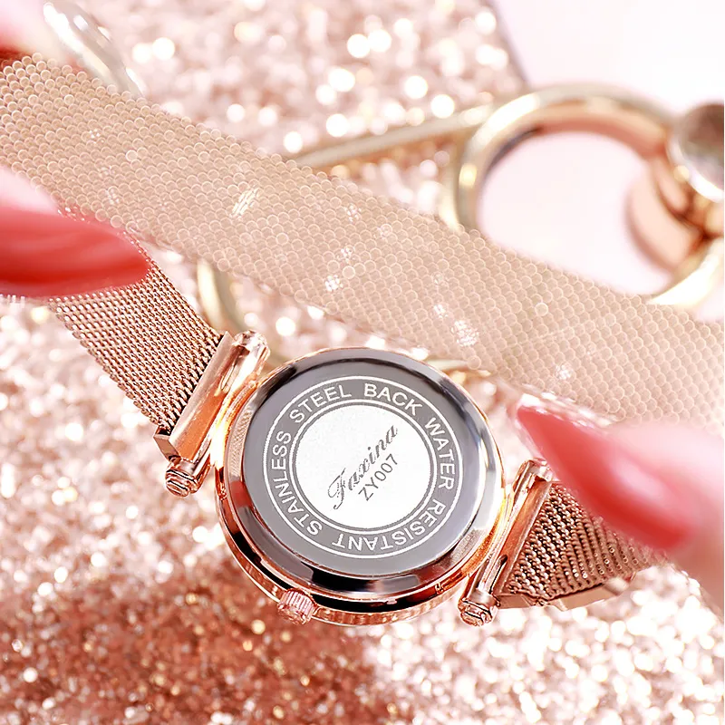 Simple Dial Quartz Women's Watch