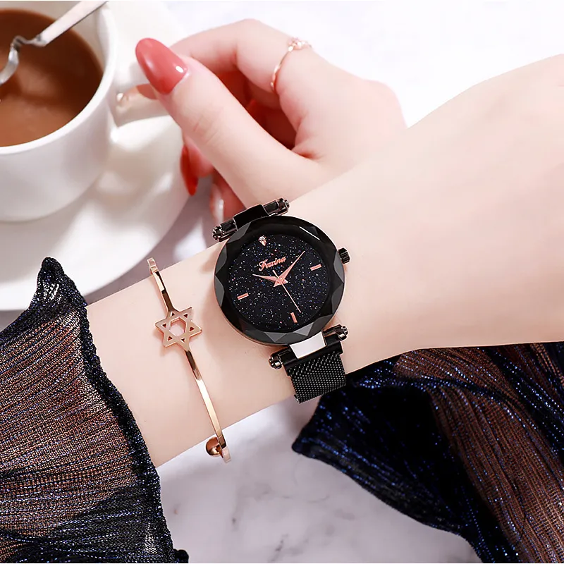 Simple Dial Quartz Women's Watch