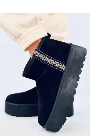 Snow boots