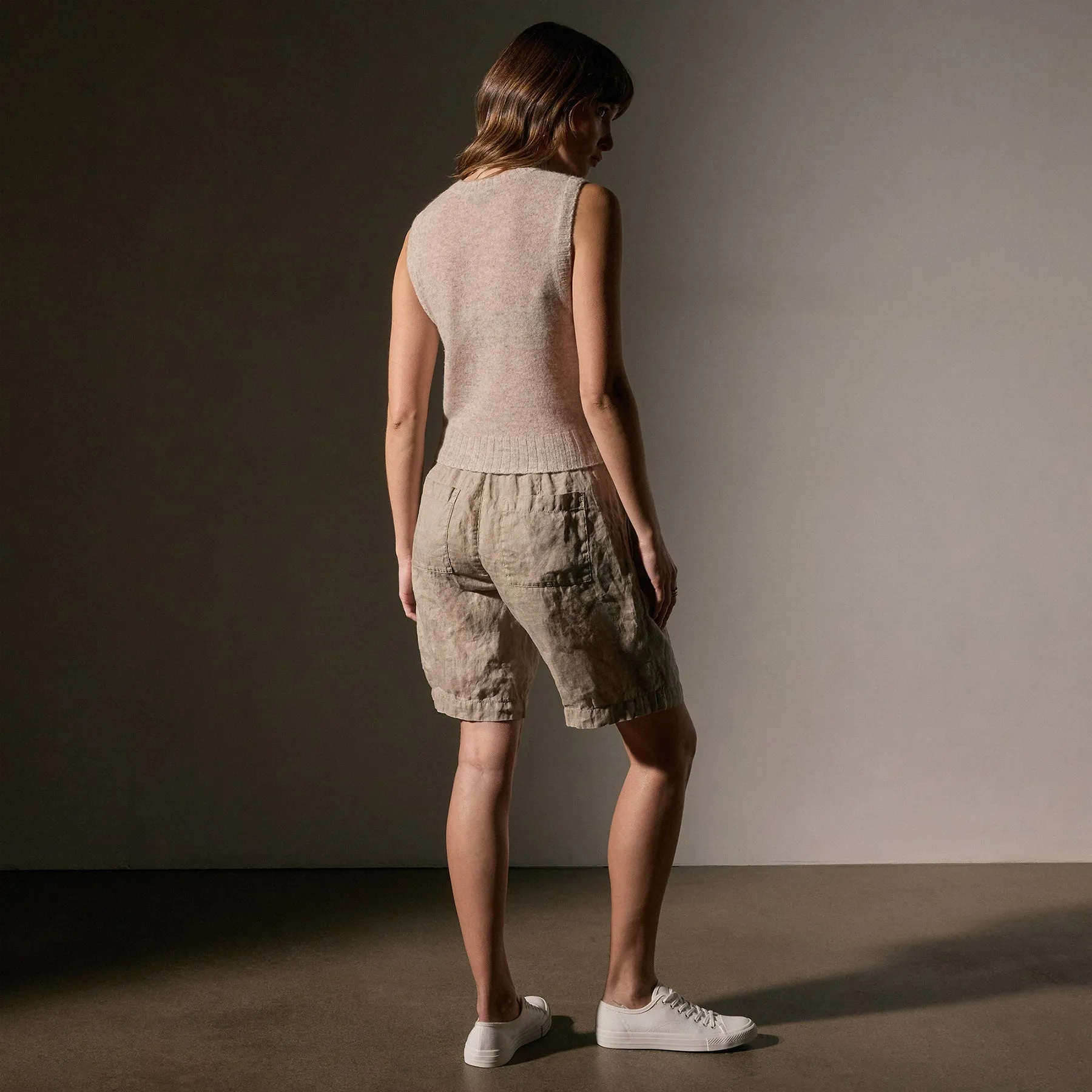 Soft Featherweight Cashmere Vest - Light Beige