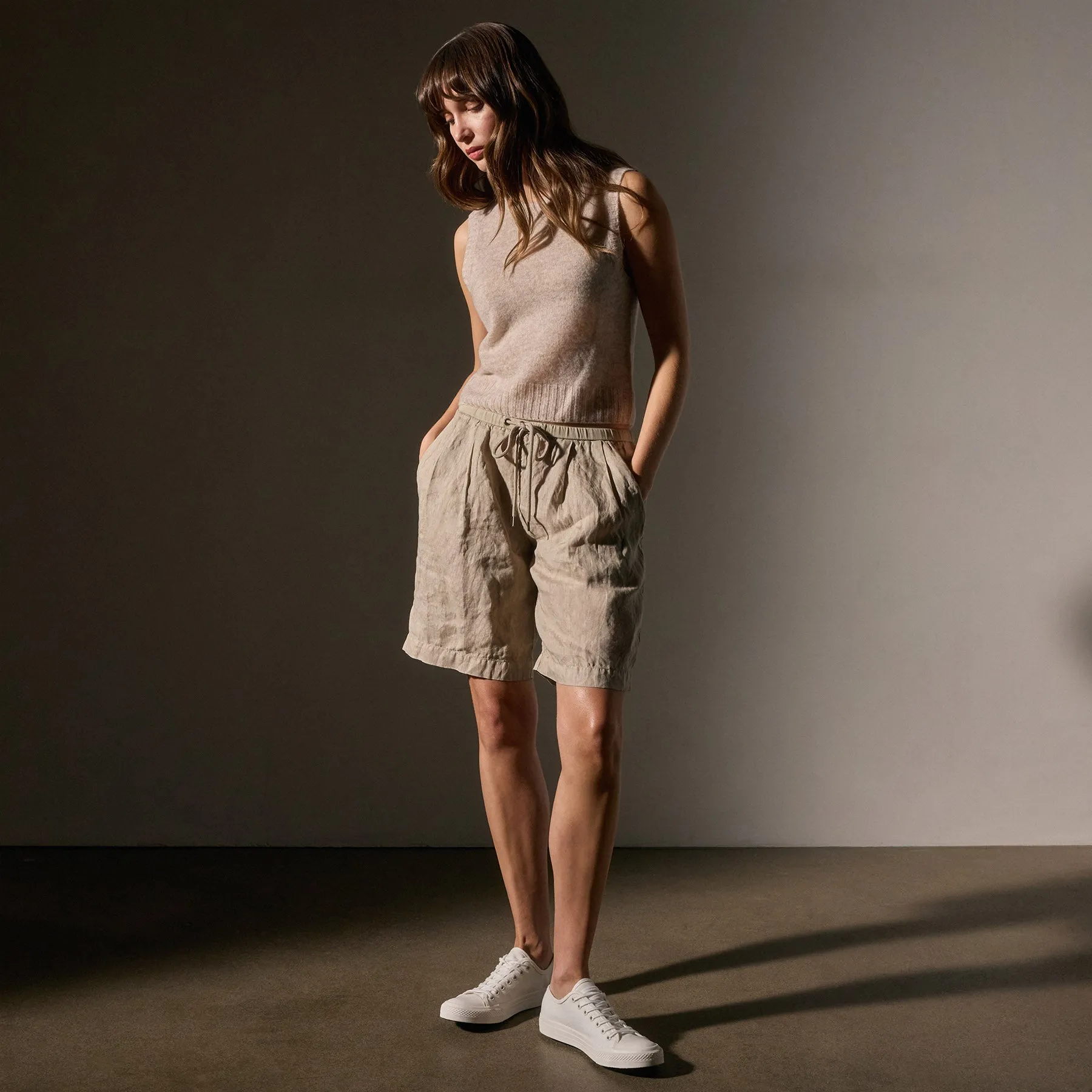 Soft Featherweight Cashmere Vest - Light Beige