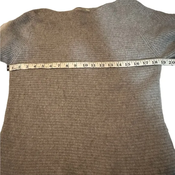 Talbots 100% Cashmere Soft Women's Sweater Sz. Large Grey