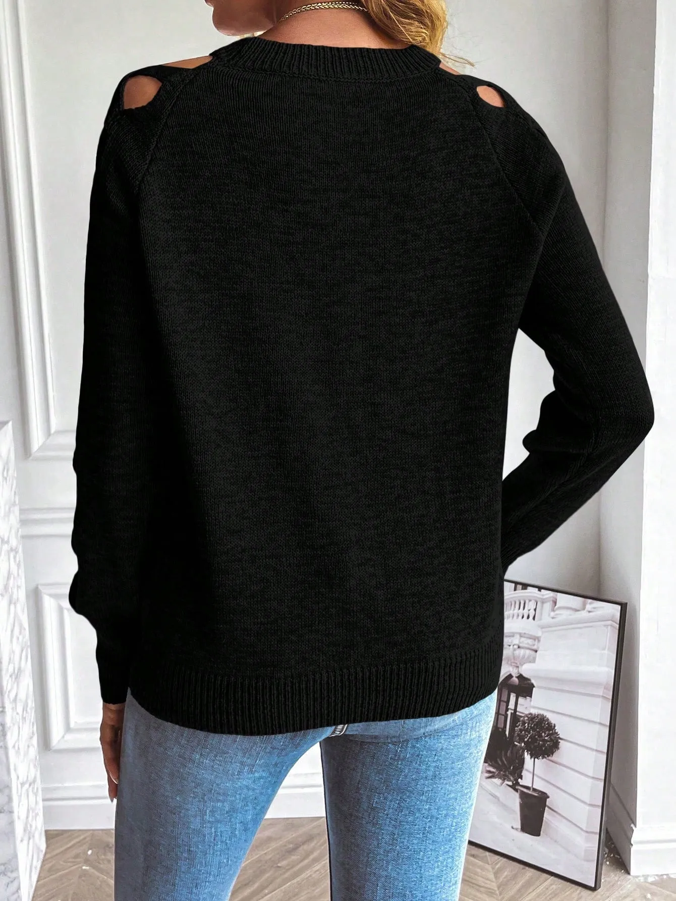 Thalia® | Simple black long sleeve shirt