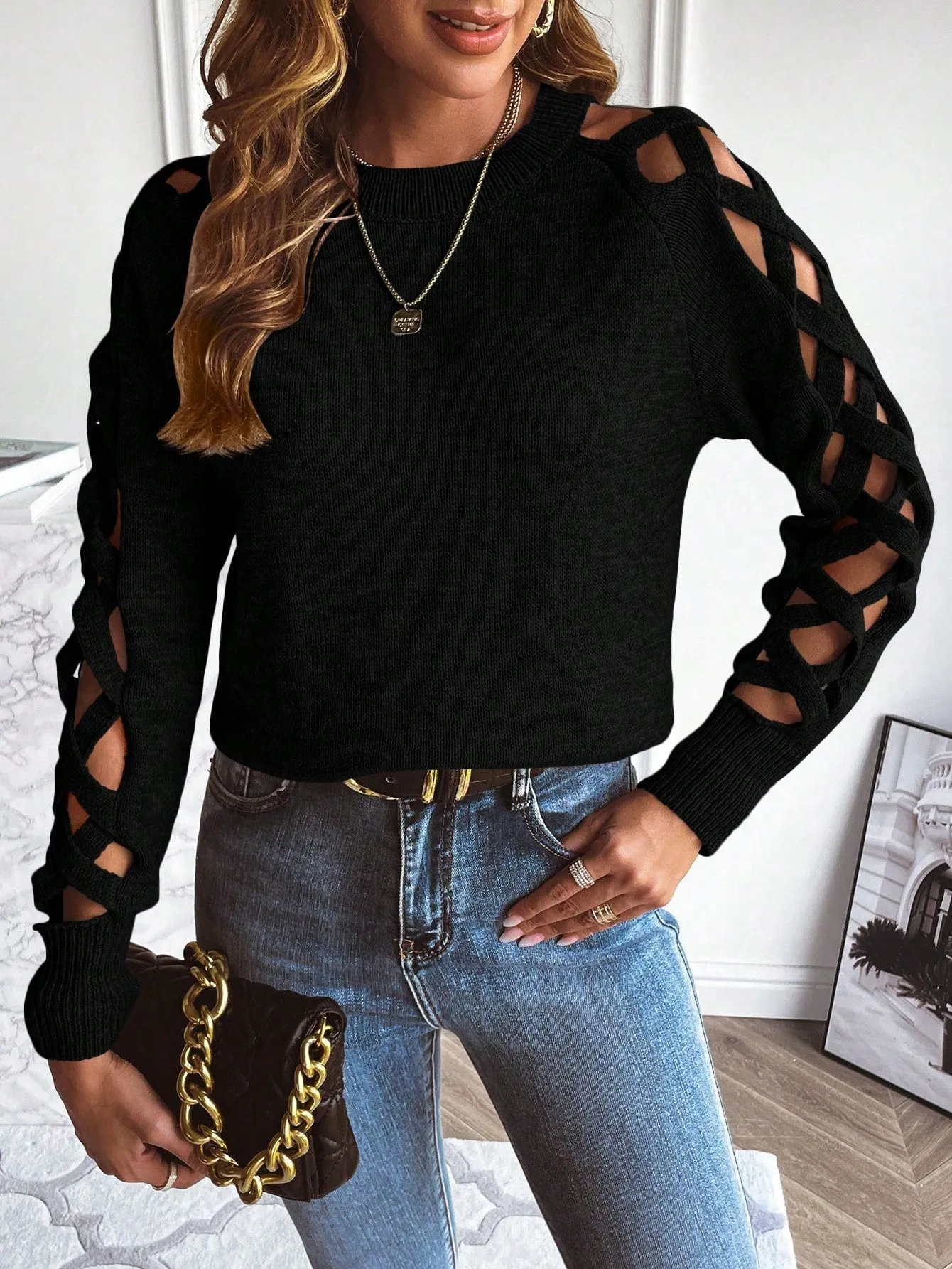 Thalia® | Simple black long sleeve shirt