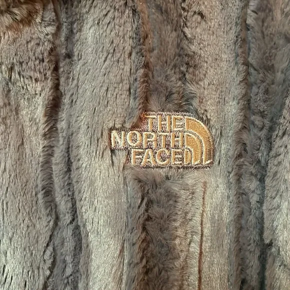 The North Face Women's Faux Furry Zip Up Hooded Vest Size S.