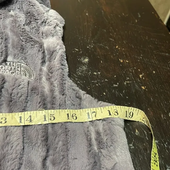 The North Face Women's Faux Furry Zip Up Hooded Vest Size S.