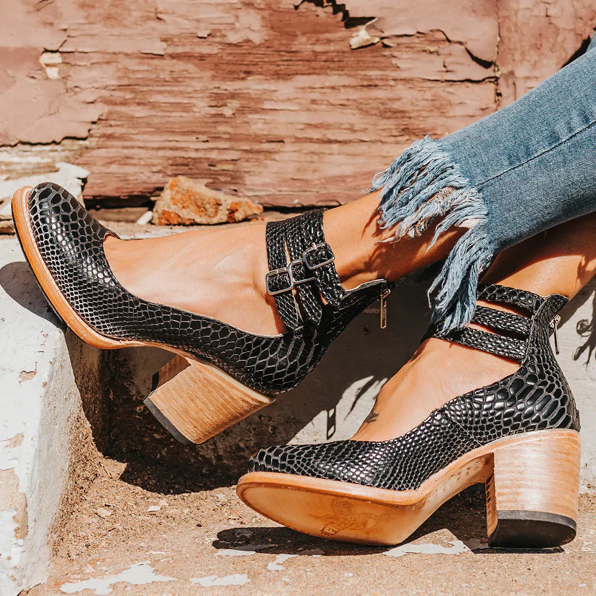 THE SIERRA LEATHER HEELS